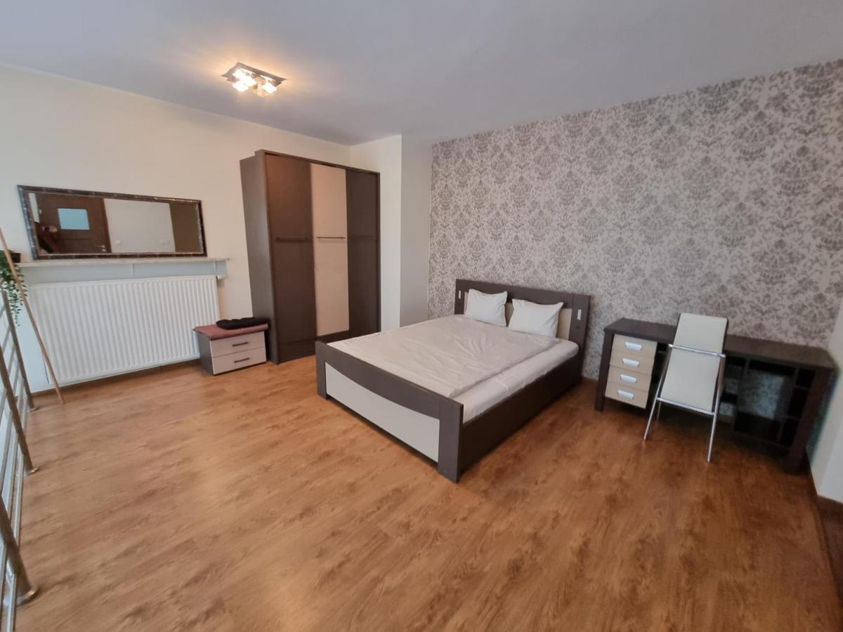 Senator Warsaw Apartments ภายนอก รูปภาพ