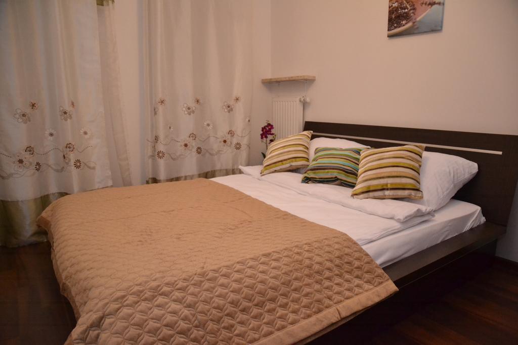 Senator Warsaw Apartments ภายนอก รูปภาพ