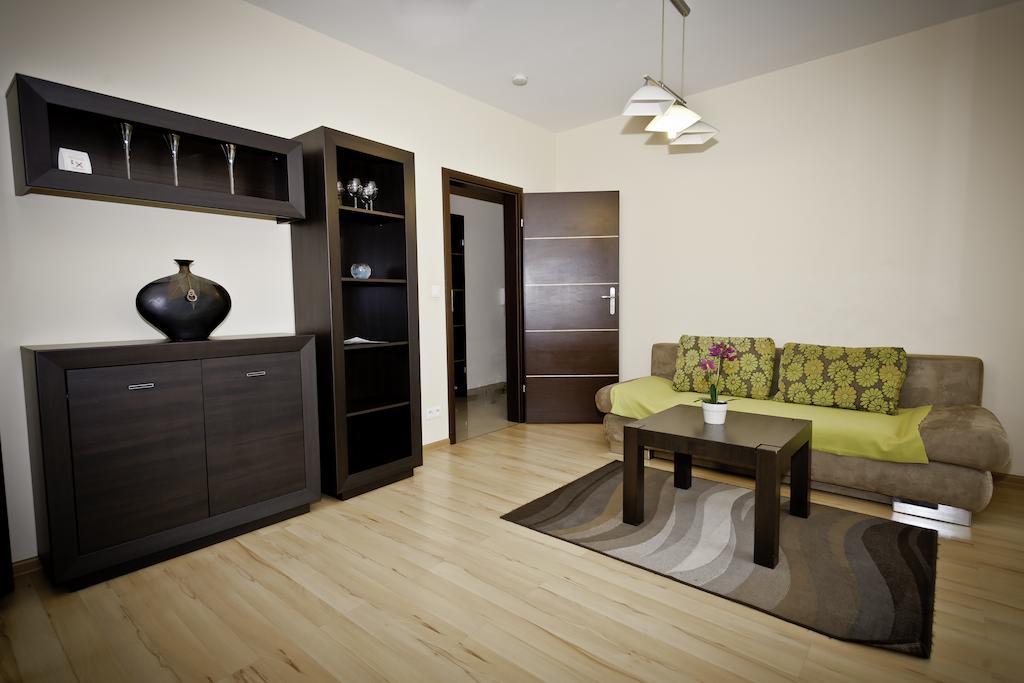 Senator Warsaw Apartments ภายนอก รูปภาพ
