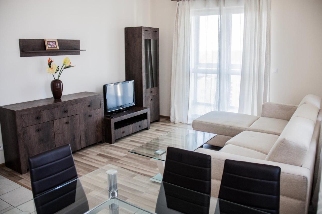 Senator Warsaw Apartments ภายนอก รูปภาพ
